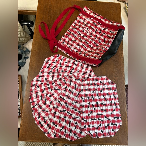 Summer ANTS special!! 6 placemats PLUS 41x43” TBLcloth—all in Crossbody Tote Bag - Picture 2 of 8